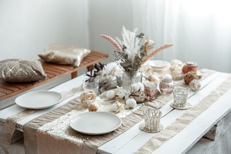 Dining Table: Rustic Centerpieces