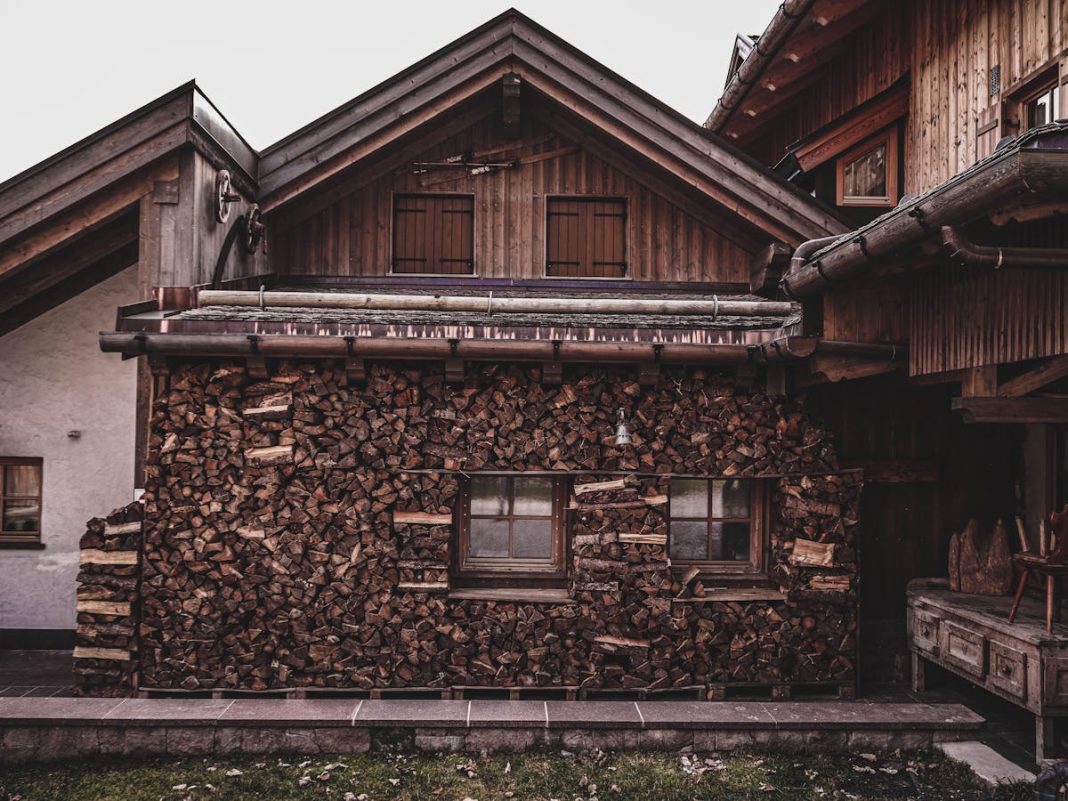 Guide to Restoring Your Log Home Guide to Restoring Your Log Home