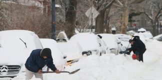 Ice Dams Damage Homes in North Florida as Cold Snaps Grow More Frequent Ice Dams Damage Homes in North Florida