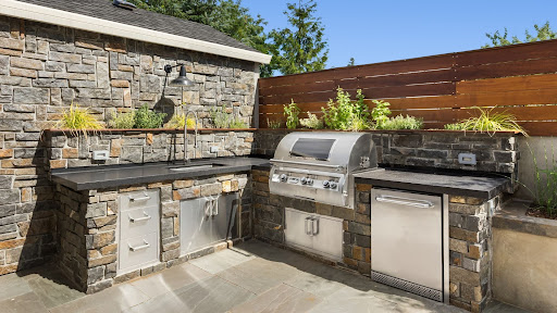 How to Plan an Outdoor Kitchen That Fits Your Yard and Budget How to Plan an Outdoor Kitchen That Fits Your Yard and Budget